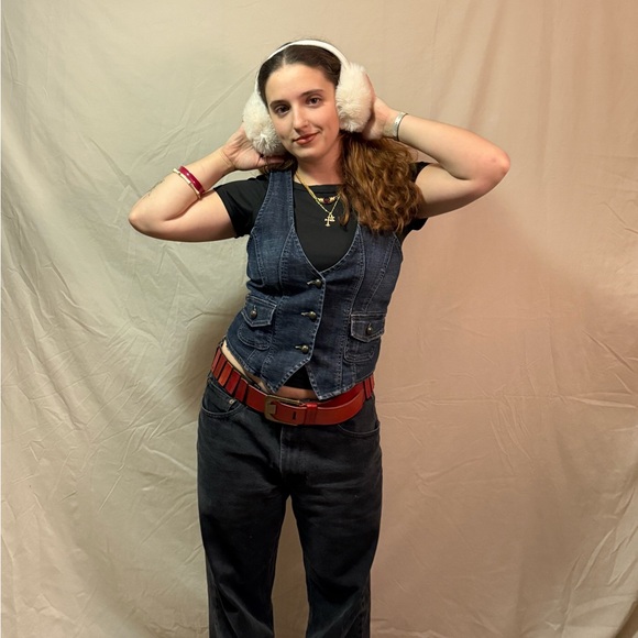 Meet your Posher, Vanessa - Picture 2 of 2